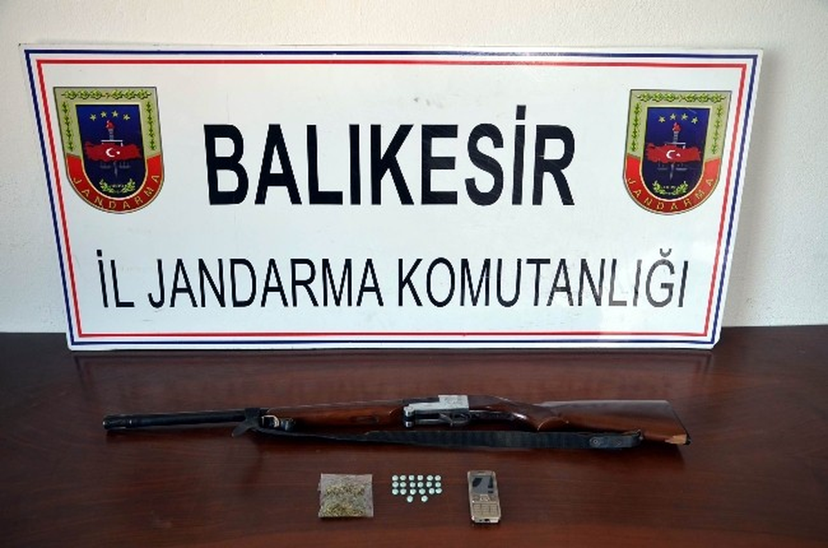 Jandarmadan Uyuşturucu ve Kaçak Sigara Operasyonu