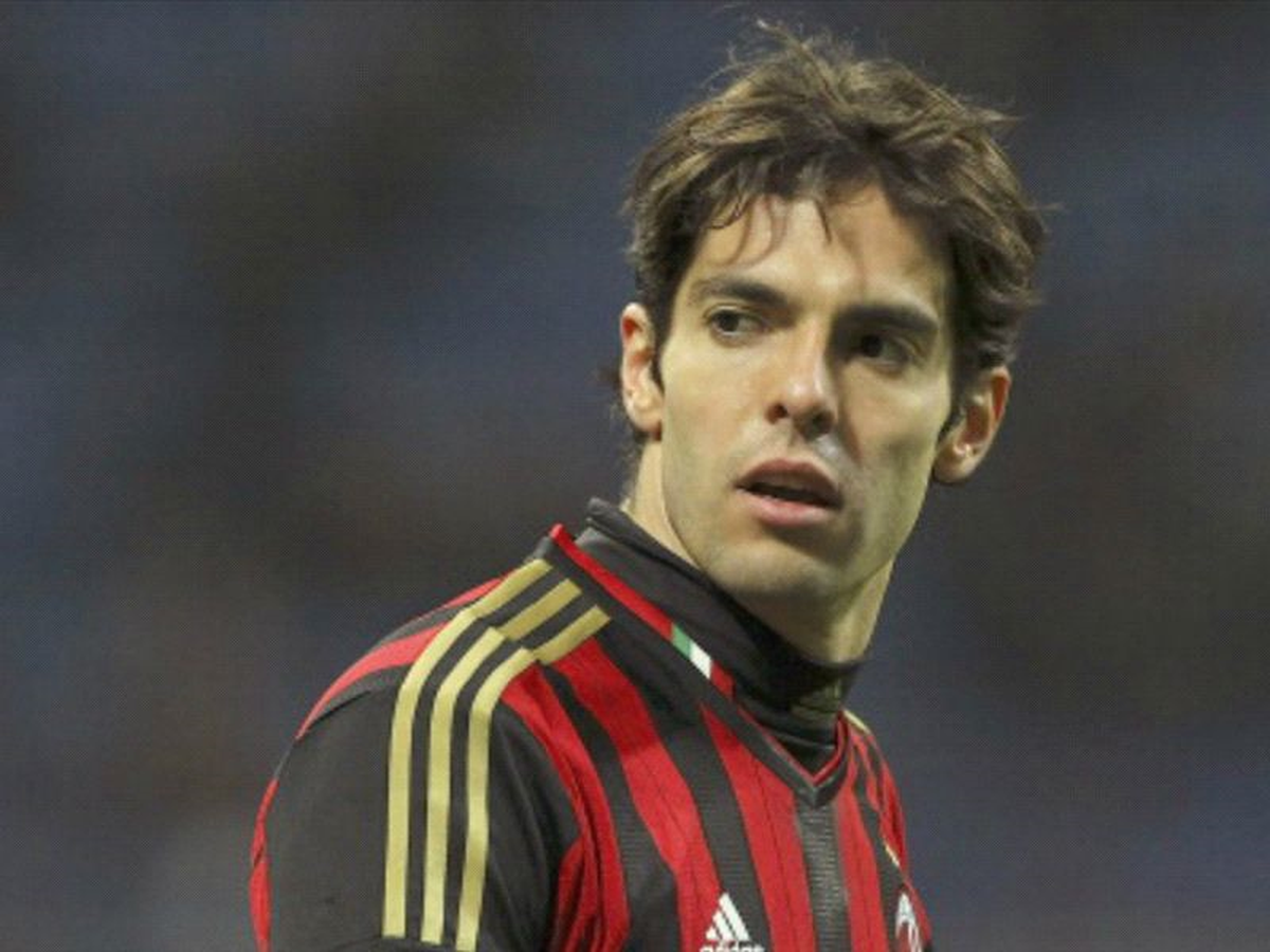 Kaka Direk Engelini Geçemiyor