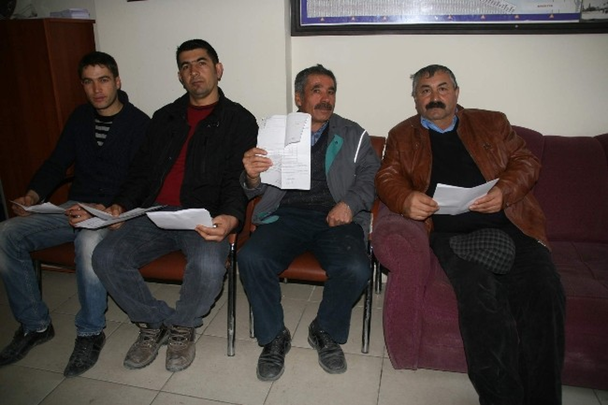 Kendilerine Hastalıklı Hayvan Verilen Çiftçiler Şimdi de İcra Şokuna Uğradı