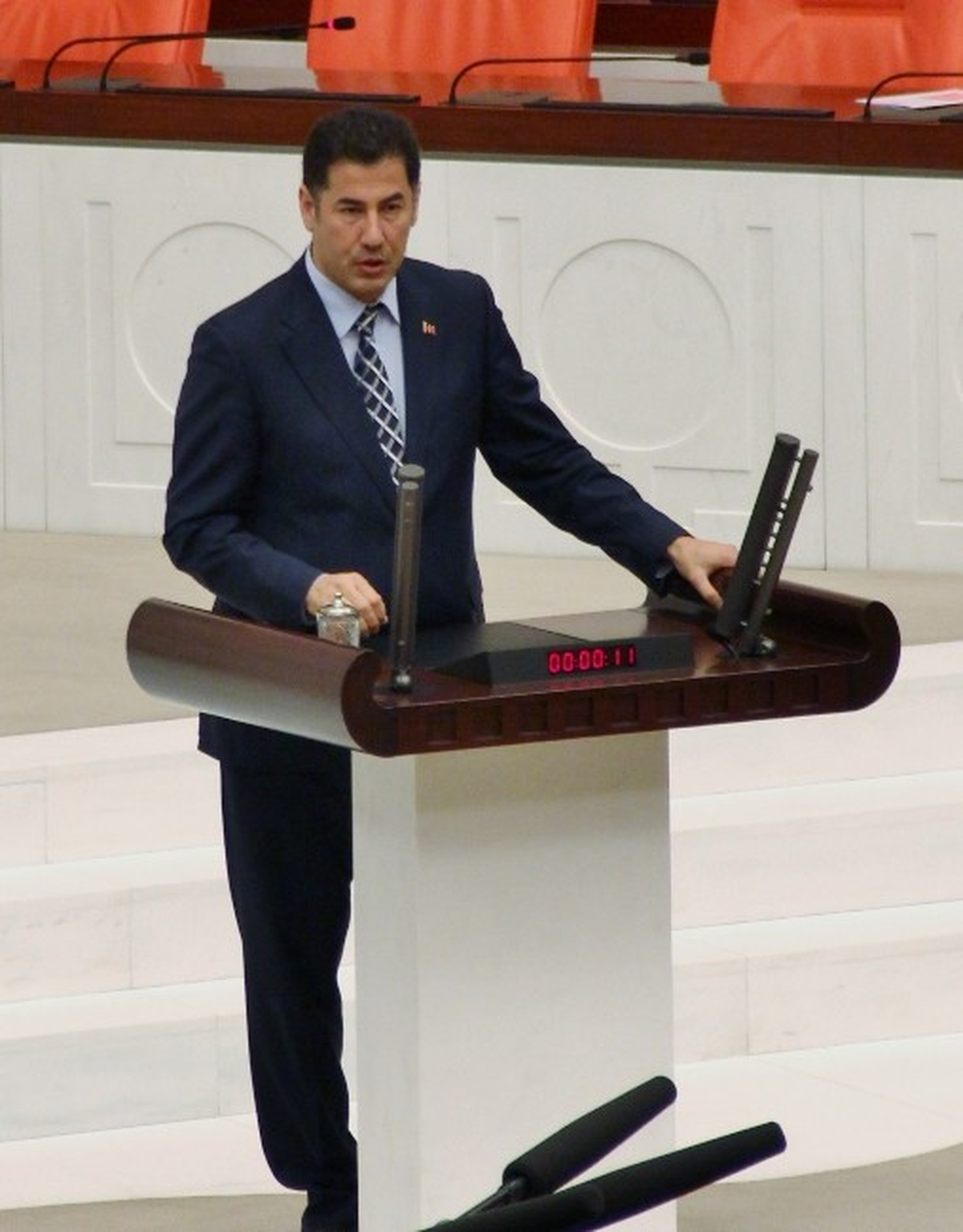 Meclis\'te Cumhurbaşkanı\'na "Pis Bir Pazarlık\' Özrü