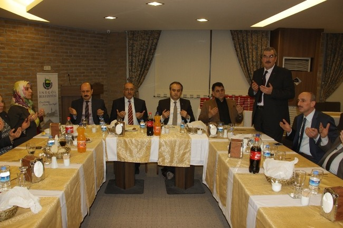 İnegöl\'de Meclis Üyelerine Veda Yemeği