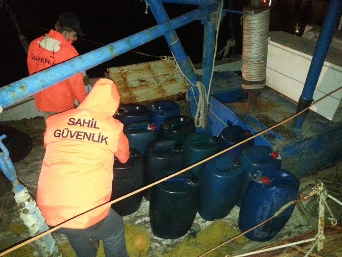 Mersin\'de Kaçak Motorin Ele Geçirildi