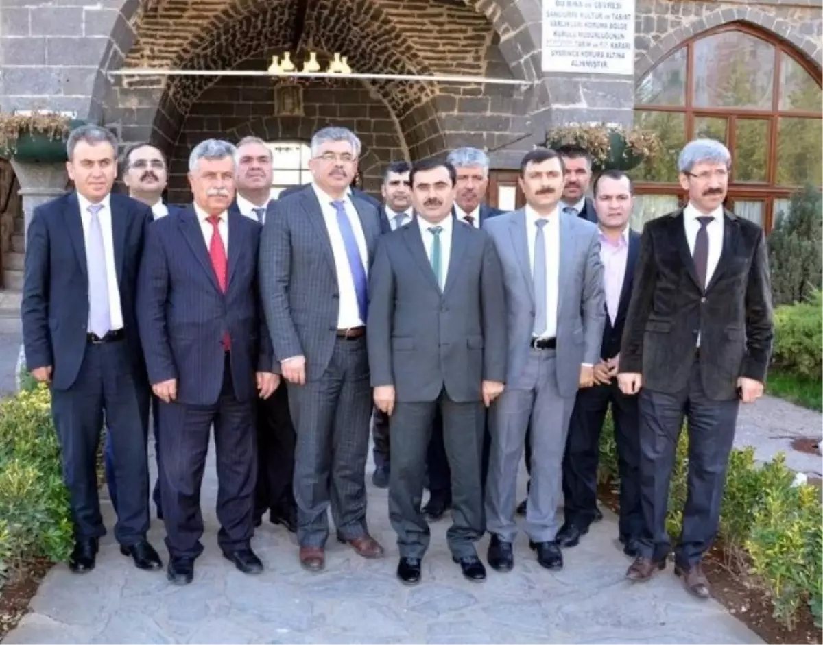 Şanlıurfa\'daki Milli Eğitim Müdürleri Siverek\'te Toplandı