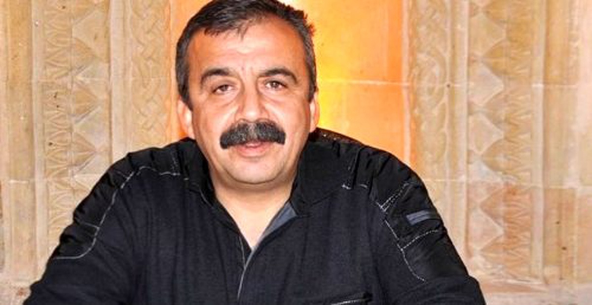 Sırrı Süreyya Önder, AK Parti ve CHP\'yi Eleştirdi