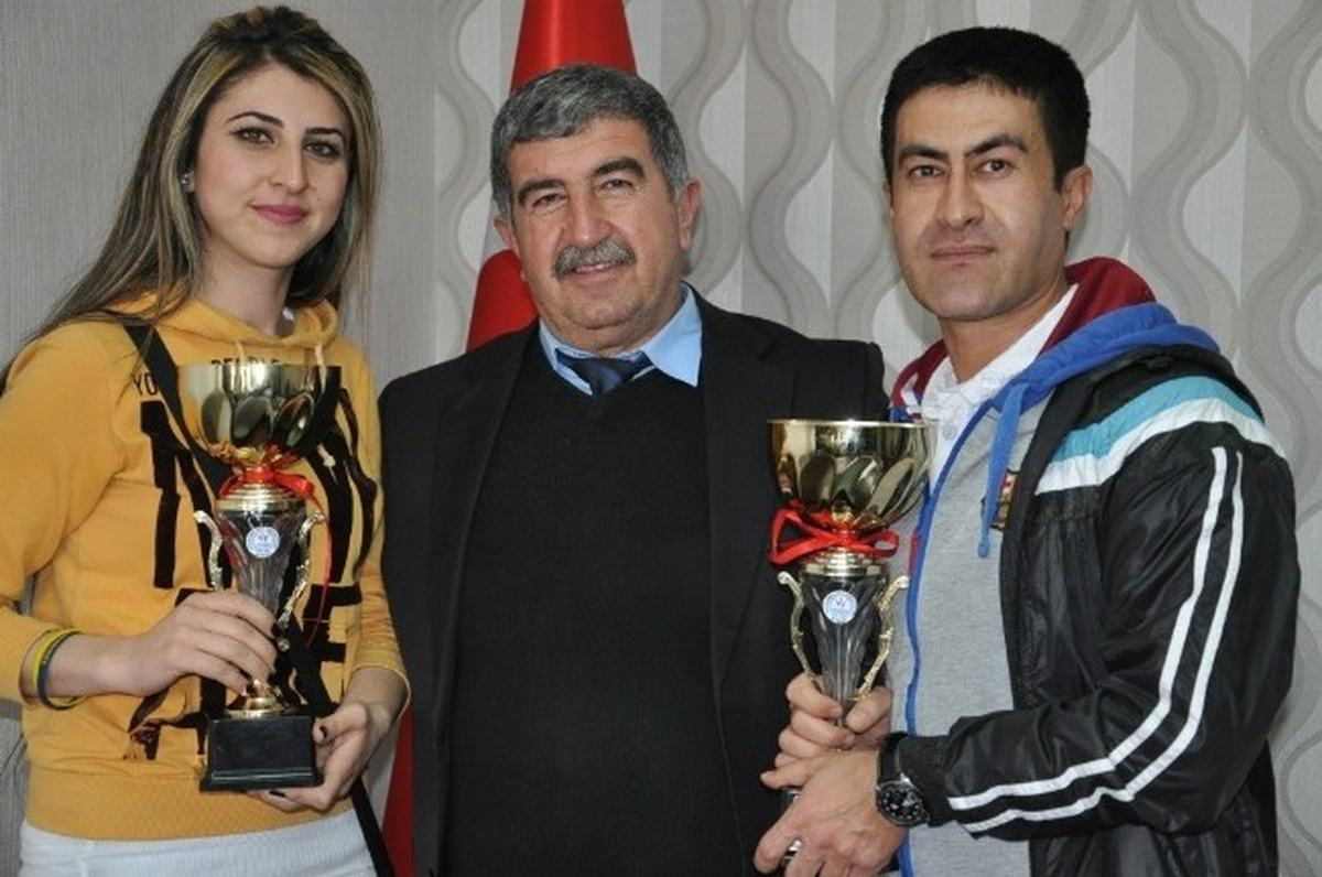 Okul Sporlarında Başarılı Olan Öğrenciler Ödüllendirildi