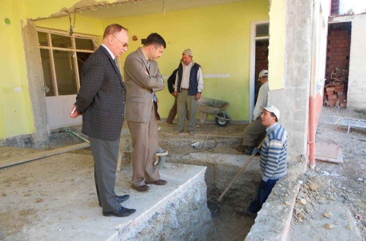 Pazarlar İlk ve Ortaokulu Binalarında Güçlendirme Çalışmaları Devam Ediyor