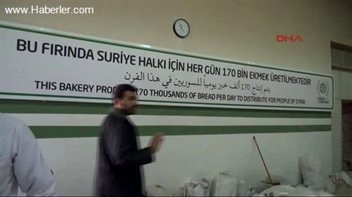 Reyhanlı\'dan Suriye\'ye Günlük 170 Bin Ekmek Gönderiliyor
