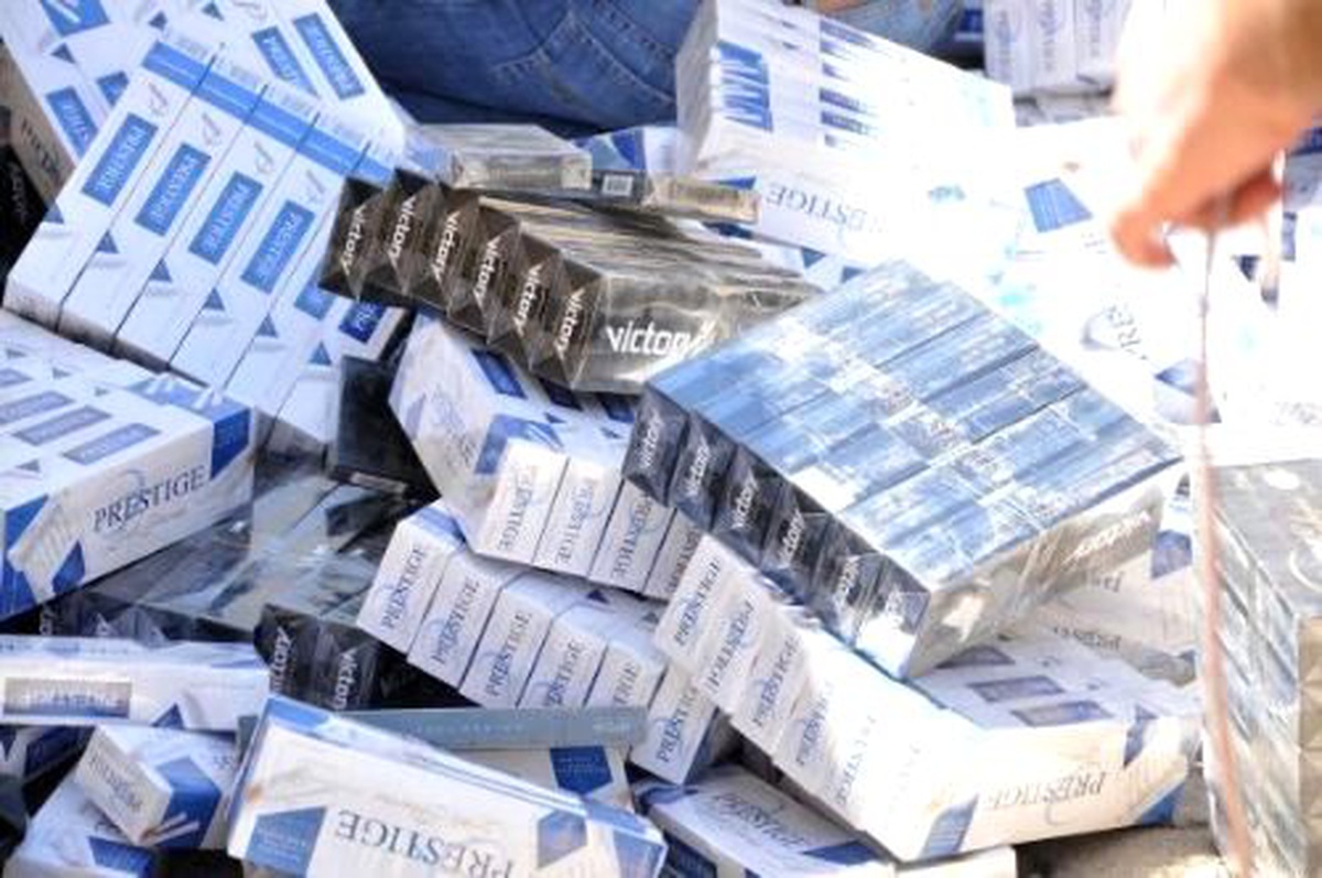 Balıkesir\'de Uyuşturucu ve Kaçak Sigara Operasyonu