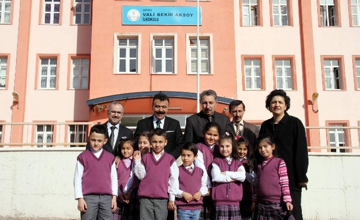Suriyeliler İçin İlaç Topladılar