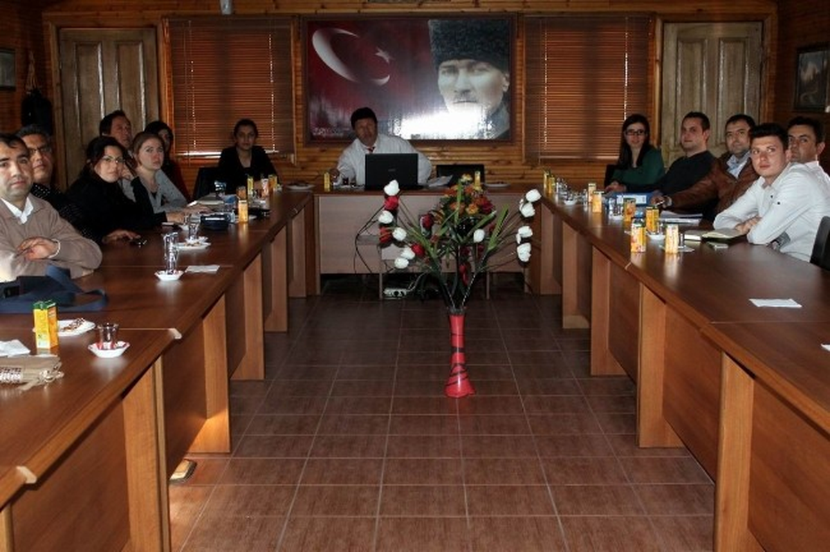 Tarım Müdürlüğü Personeline Arıcılık Eğitimi Veriliyor