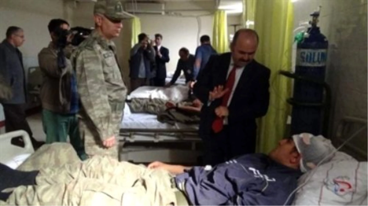 Vali Aydın Yaralı Askerleri Hastahanede Ziyaret Etti