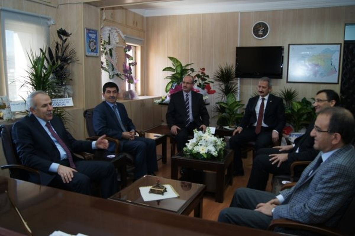 Vali Erdal Ata\'dan İl Milli Eğitim Müdürüne Hayırlı Olsun Ziyareti