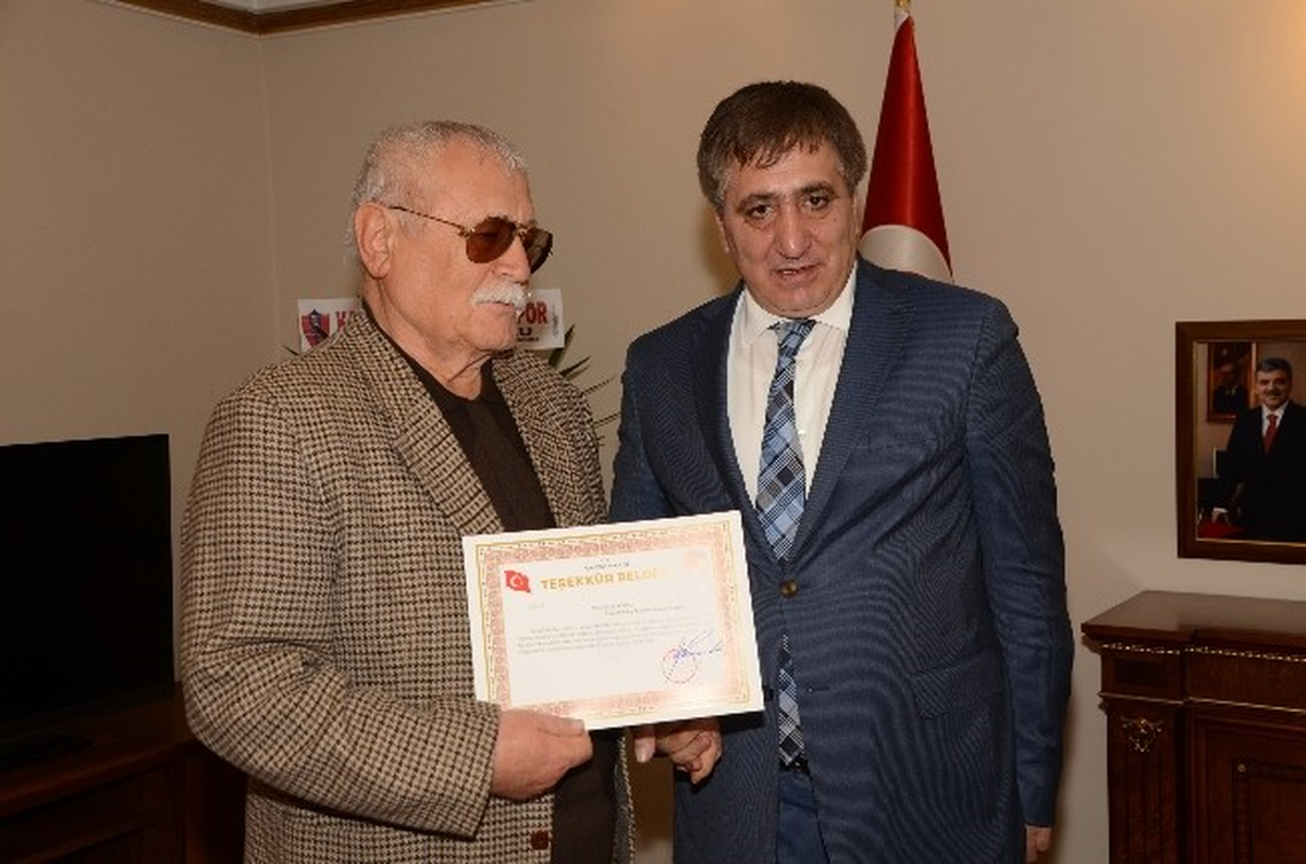 Vali İzzettin Küçük\'den Şefik Dizdar\'a Teşekkür Belgesi