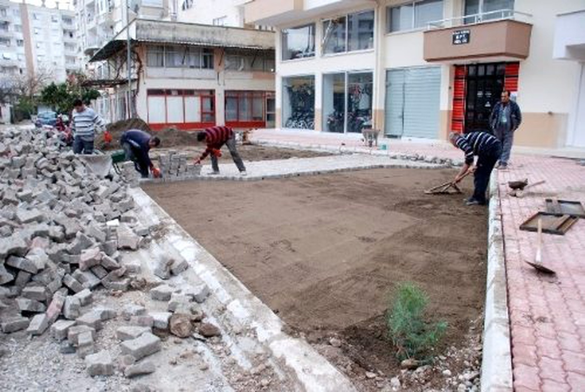 Kumluca\'da Otopark ve Kaldırım Çalışması