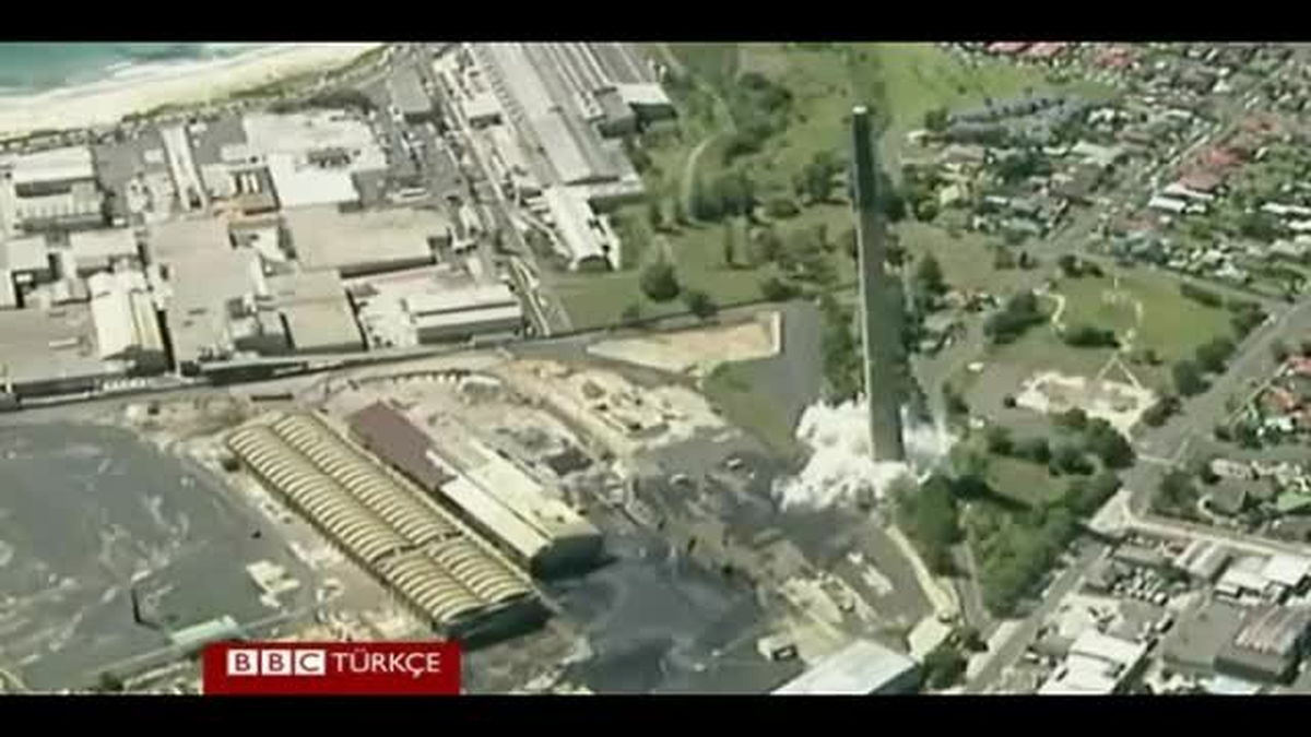 200 Metrelik Kule Bir Anda Yerle Bir Oldu