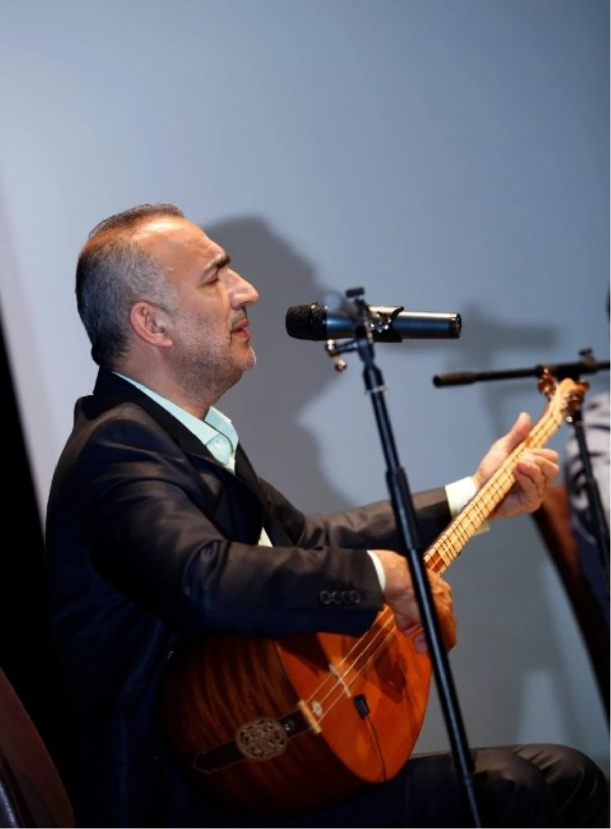Bağlamanın Üstadı Erdal Erzincan\'dan Müzik Şöleni