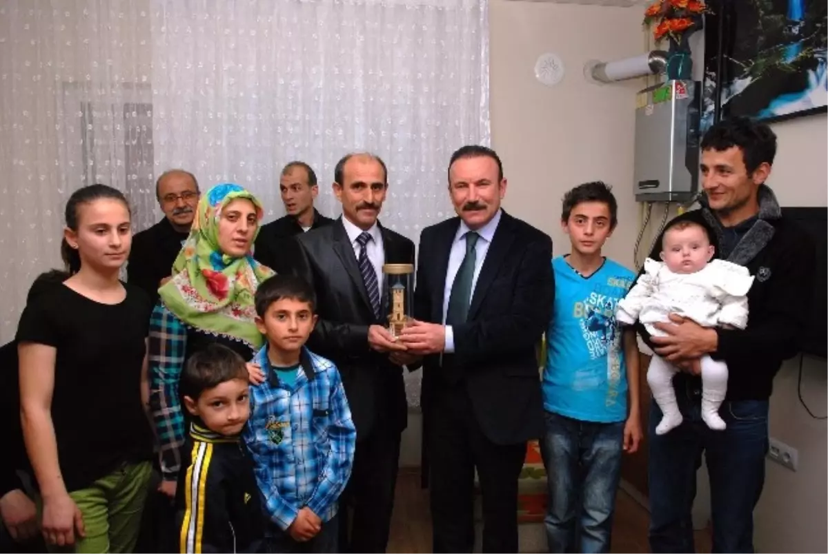 Başkan Doğan Arızlı TOKİ Konutlarında Vatandaşları Ziyaret Etti