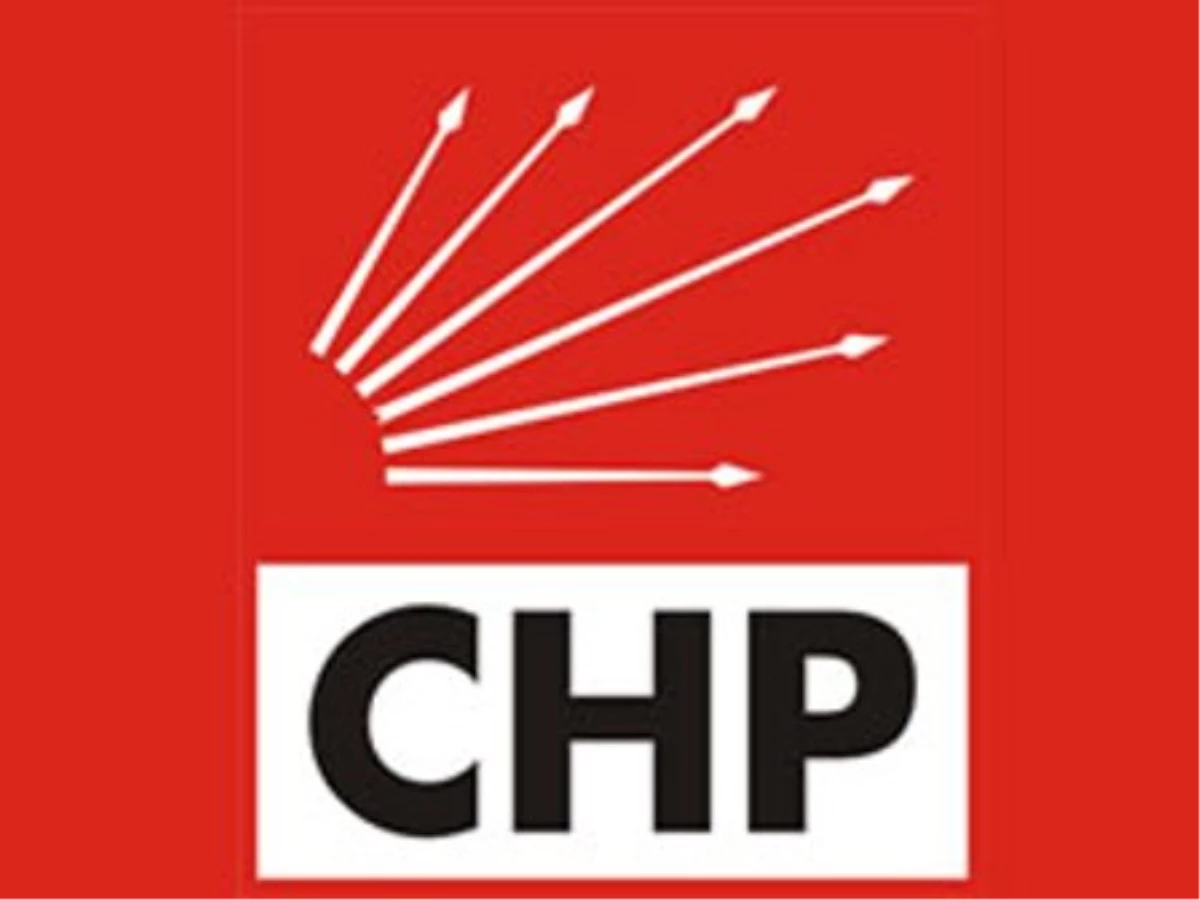 CHP\'de 8 Yönetici ve 4 Belediye Meclis Üyesi Adayı İstifa Etti
