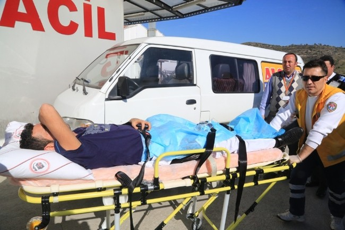 Dedikodu Arkadaşları Kanlı Bıçaklı Yaptı