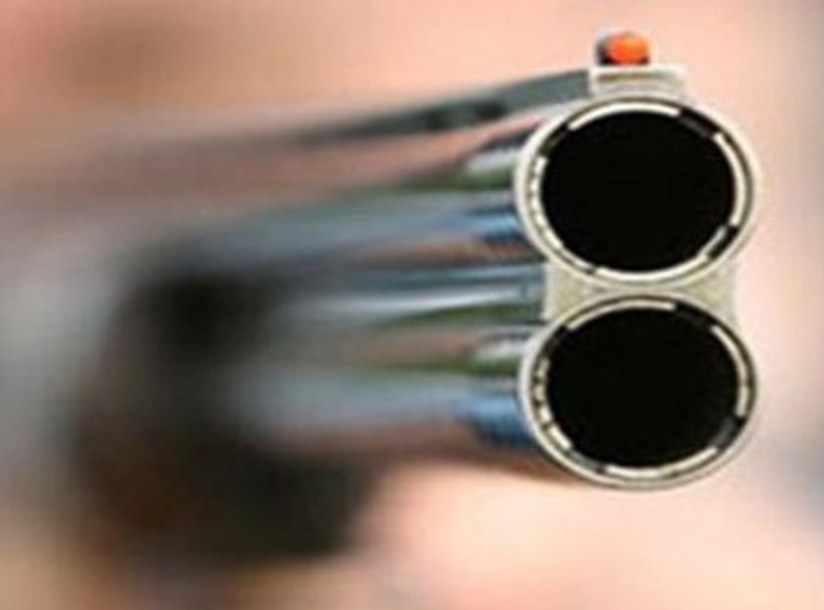 Kendini İhbar Ettiğini İddia Ettiği 3 Komşusunu Yaraladı