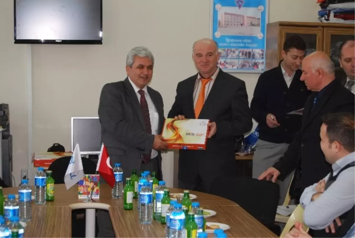 Malkara Anadolu Lisesi Öğretmenlerine Tablet Bilgisayar Dağıtıldı