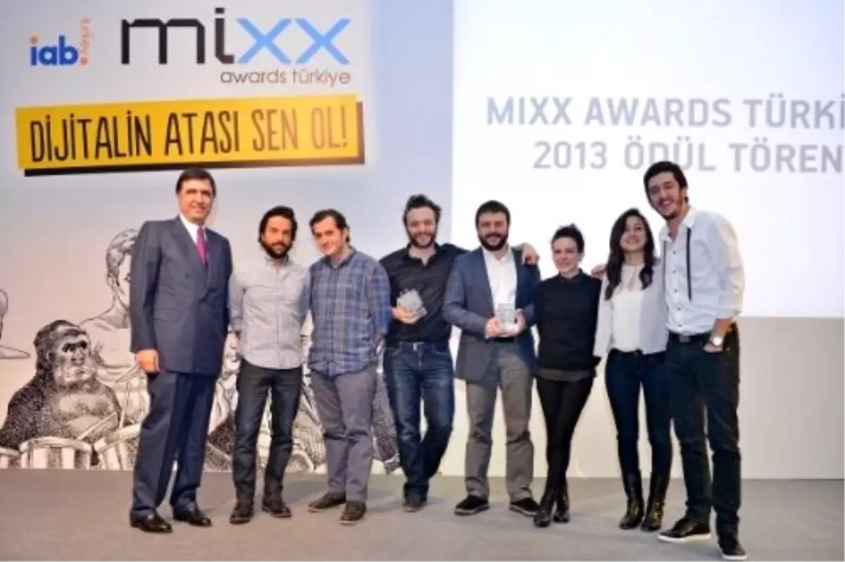 "MIXX Awards 2013" Ödülleri Sahiplerini Buldu