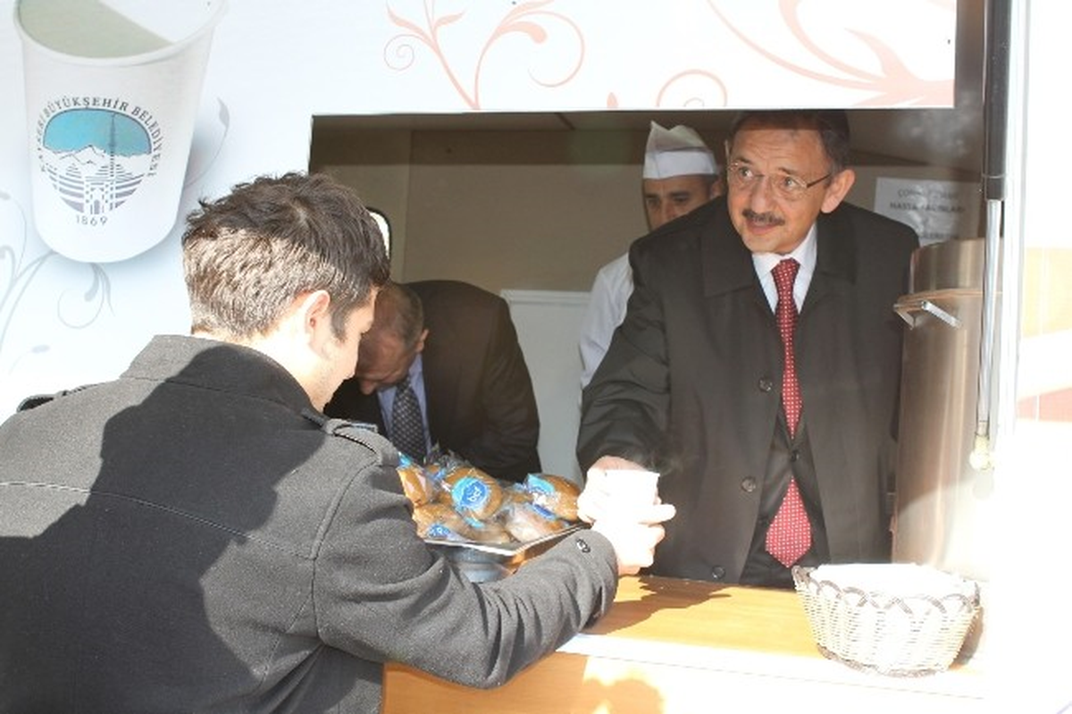 Öğrencinin Halinden Anlayan Başkan