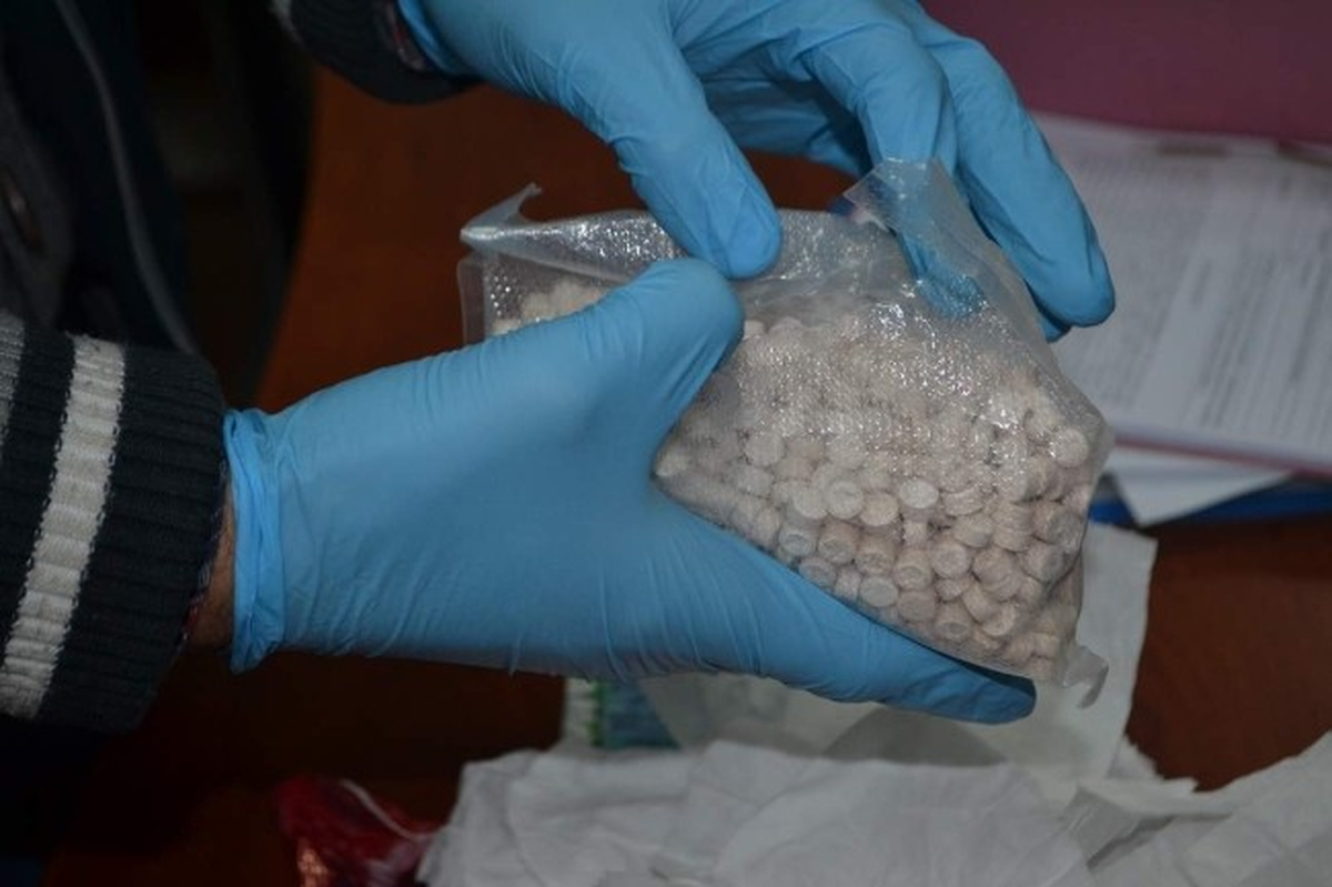 Siirt\'te Kaçak Sigara, Toz Esrar ve Ecstasy Hap Ele Geçirildi
