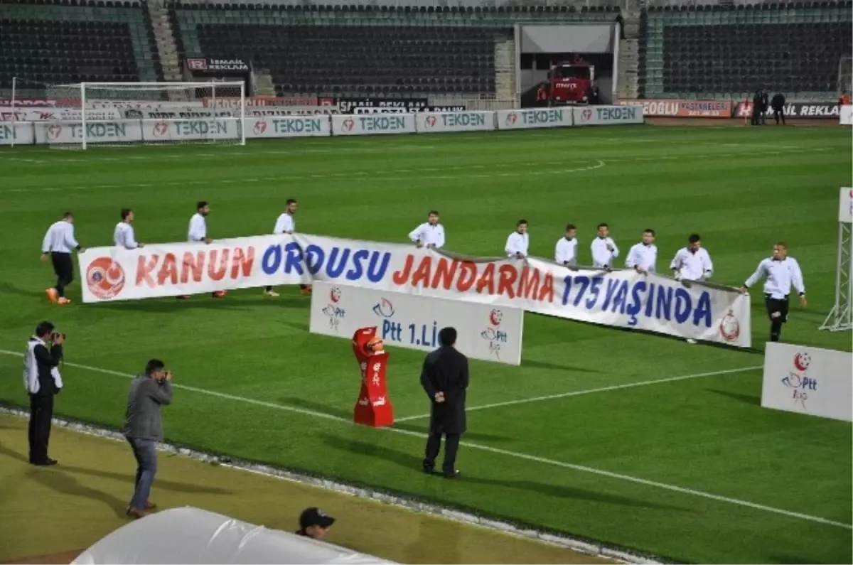 Tekden Denizlispor\'dan Jandarmaya Jest