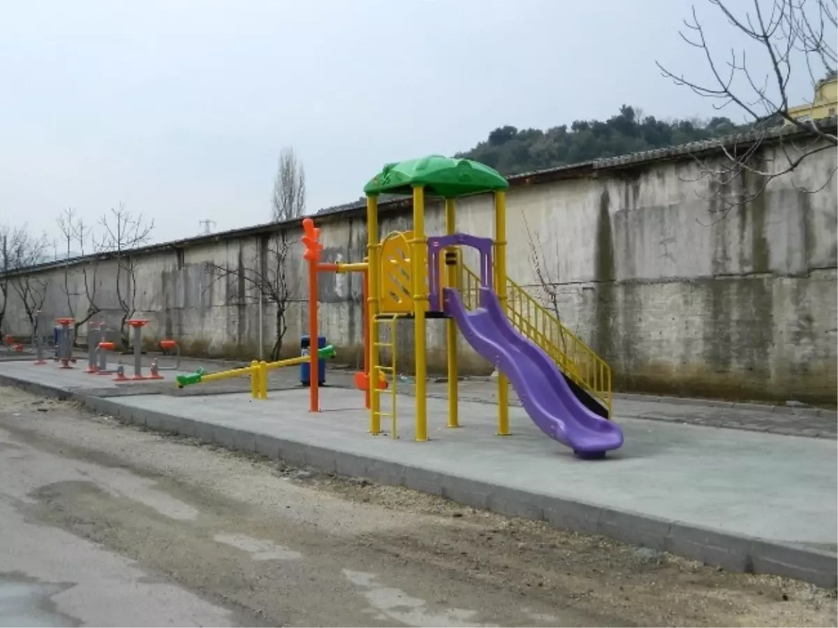 Yeni Mahalle Çocuk Parkına Kavuştu