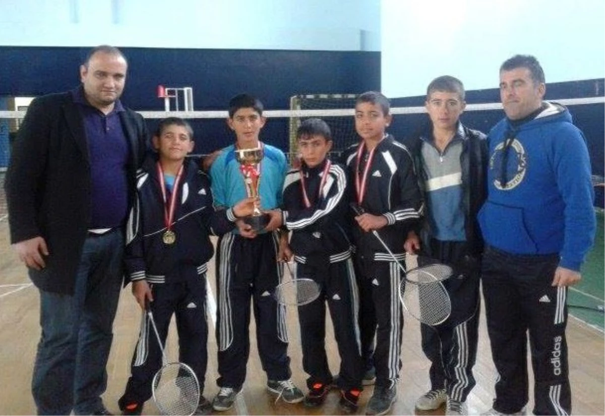 Badminton\'da Köy Okulu Şırnak Şampiyonu Oldu