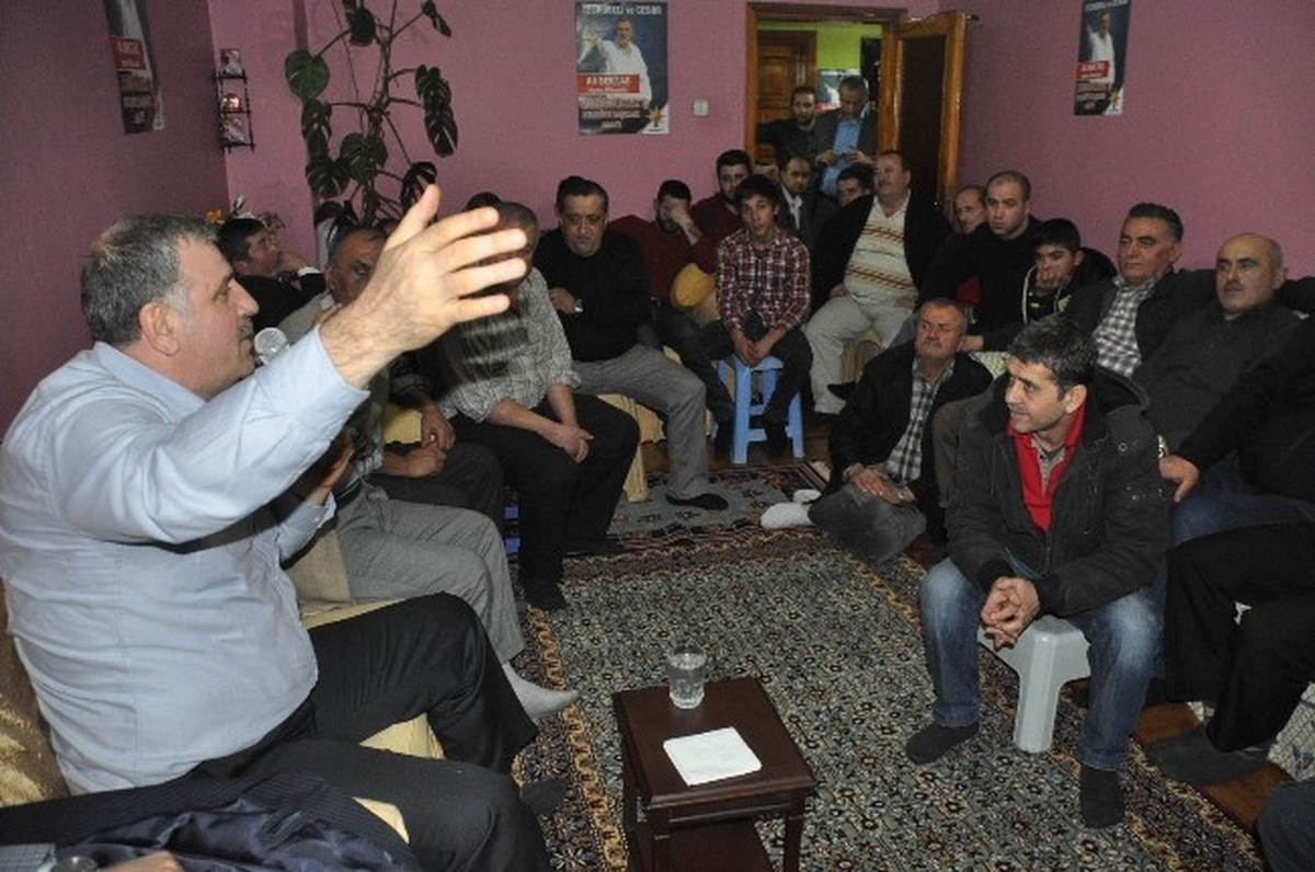 Bektaş, Meşrutiyet Mahallesi\'nde Vatandaşlarla Buluştu