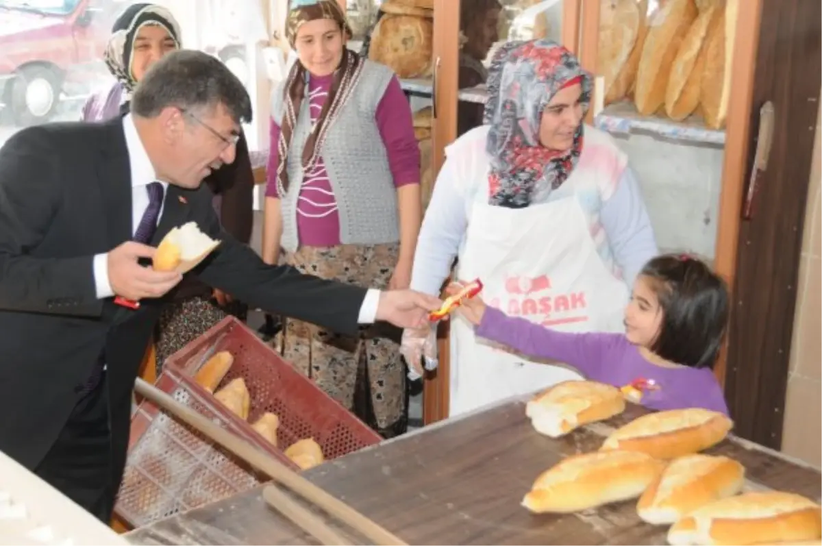 Belediye Başkanı Faruk Akdoğan Esnafın Yanında, Halkın İçinde
