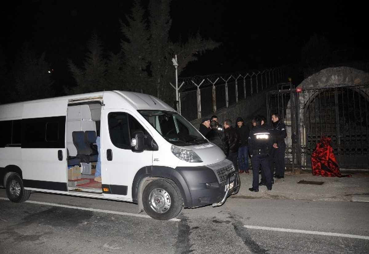 Beykoz\'da Çıkan Silahlı Çatışmada 2 Kişi Yaralandı