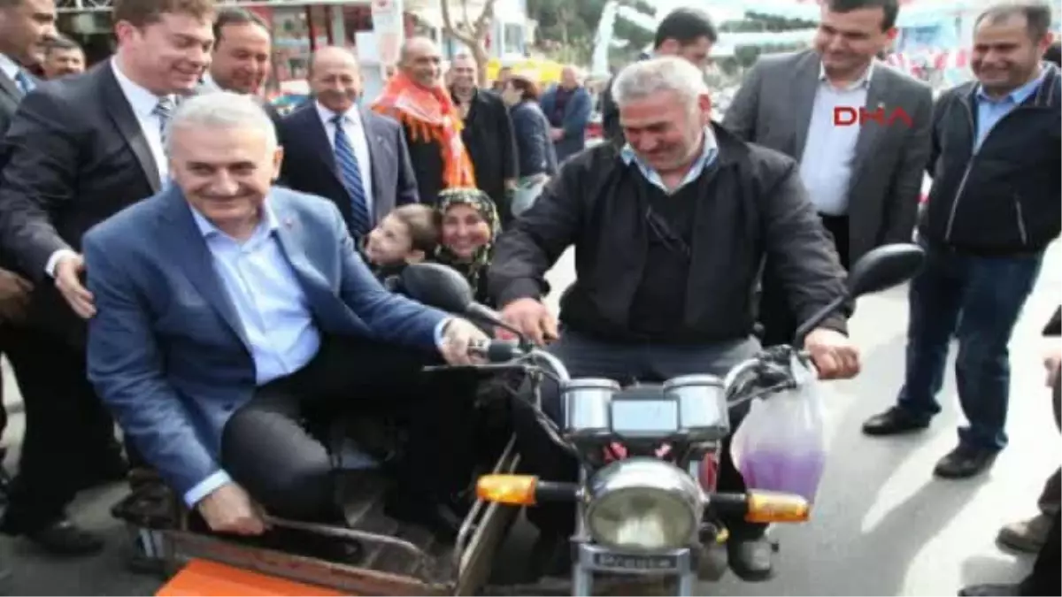 Yıldırım Motosiklet Üstünde Keyifli Dakikalar Yaşadı