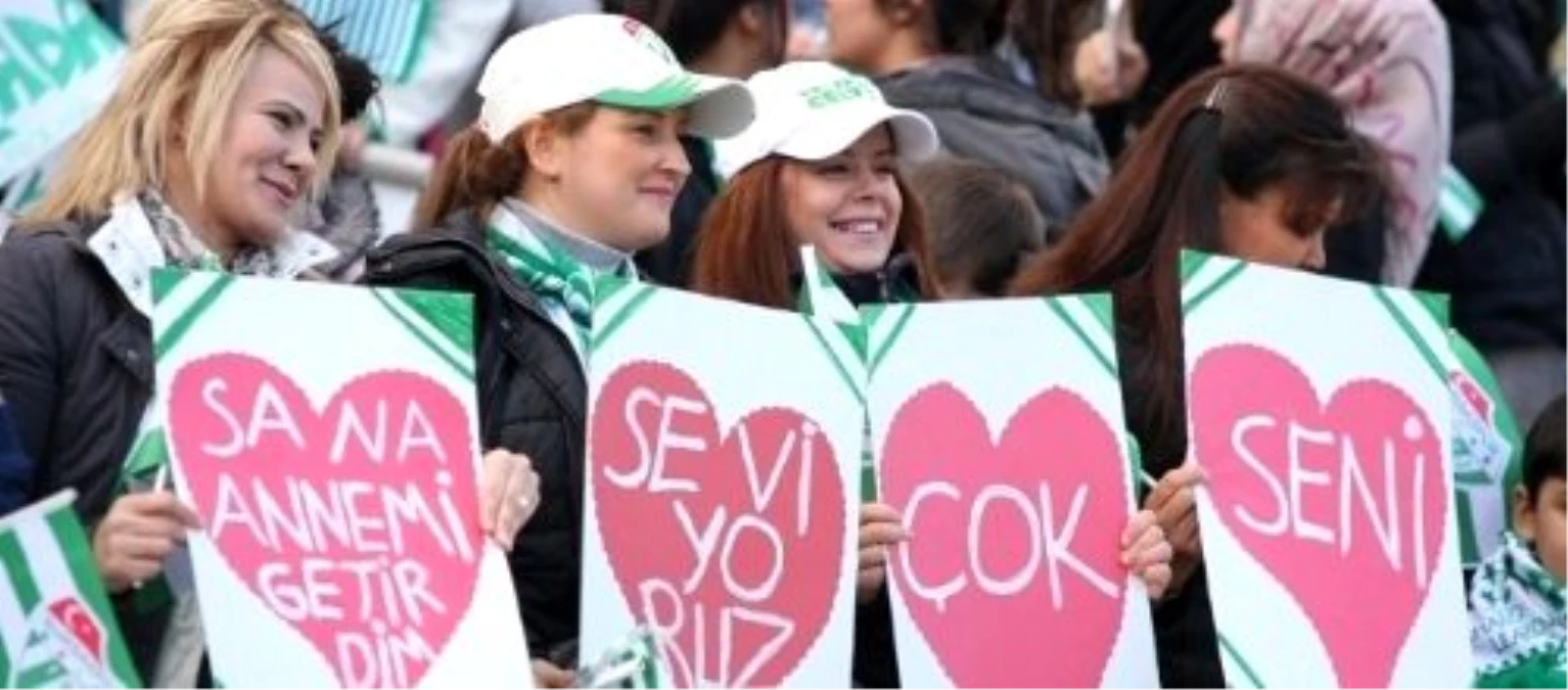 Bursaspor\'un Kadın Taraftarları, Cezayı Ödüle Dönüştürmeyi Hedefliyor