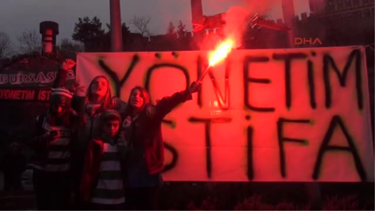 Bursaspor Taraftarı İsyan Bayrağı Açtı