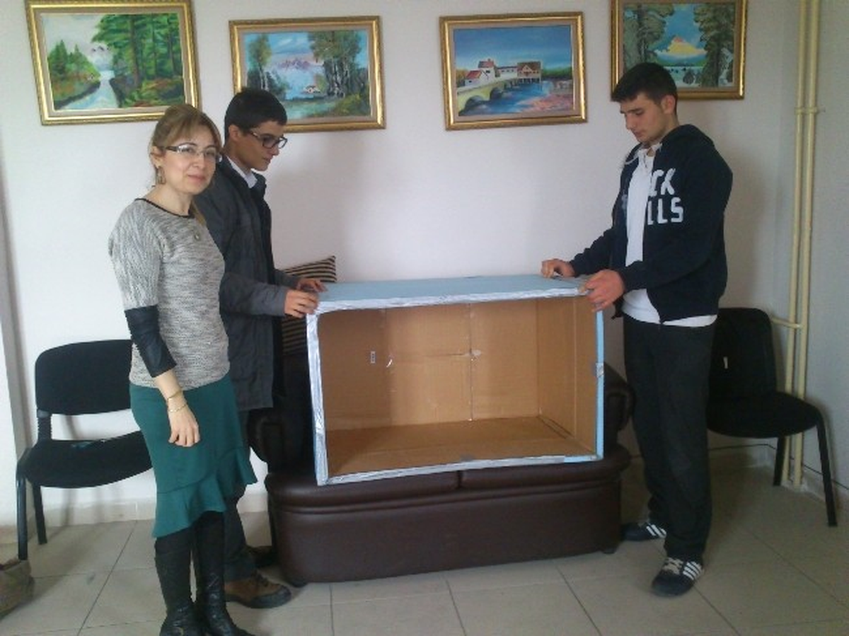 Didim Meslek Lisesi Öğrencileri Sokak Hayvanlarına Sahip Çıktı