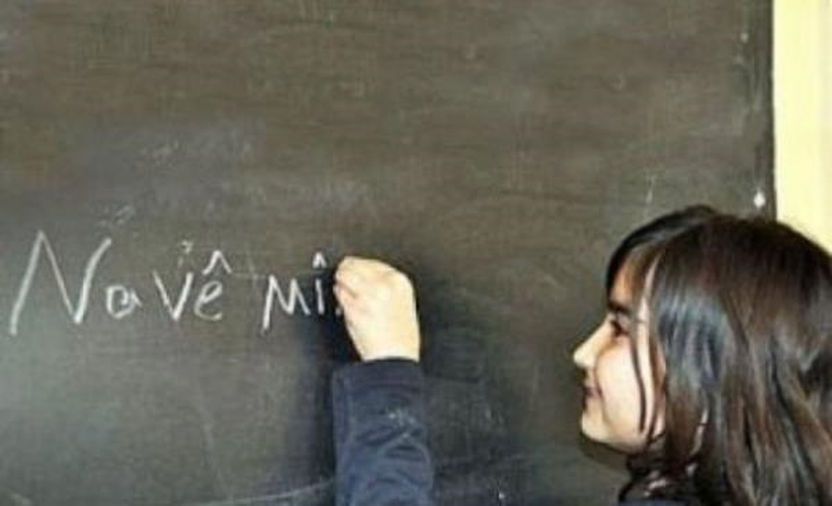 Eğitim-Sen Üyesi Öğretmenler 2 Saat Kürtçe Ders Verdi
