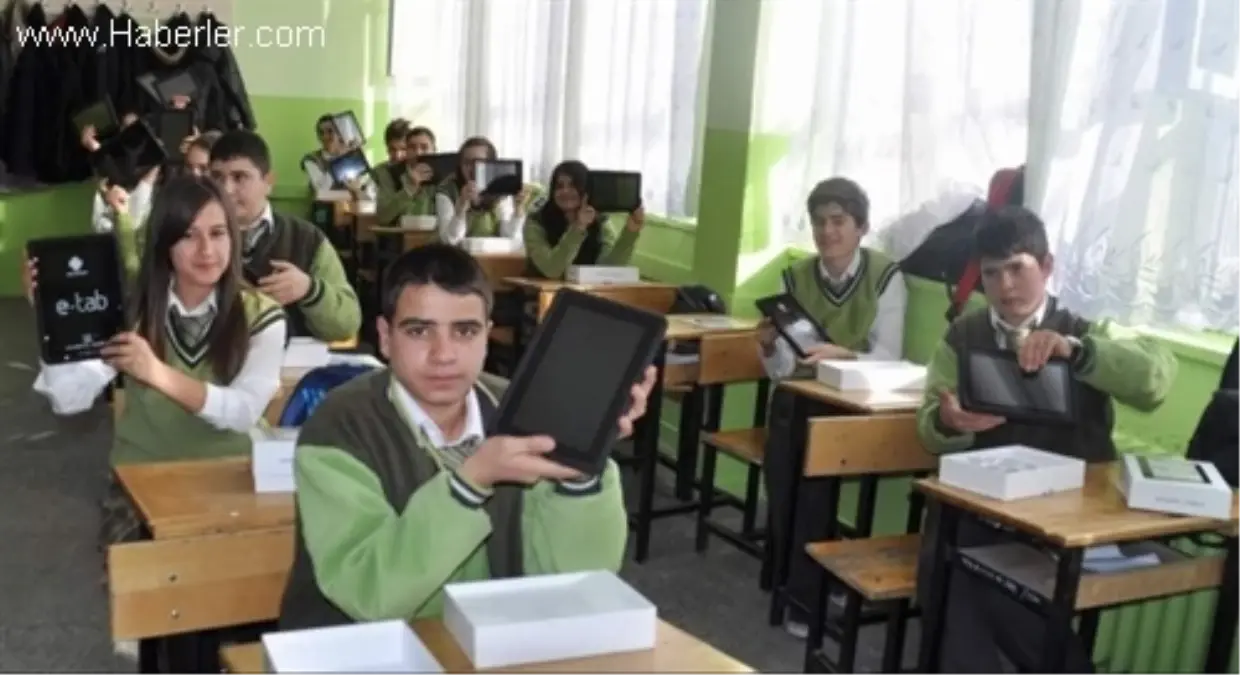 Fatih Projesi Tablet Bilgisayar Dağıtımı Yapıldı