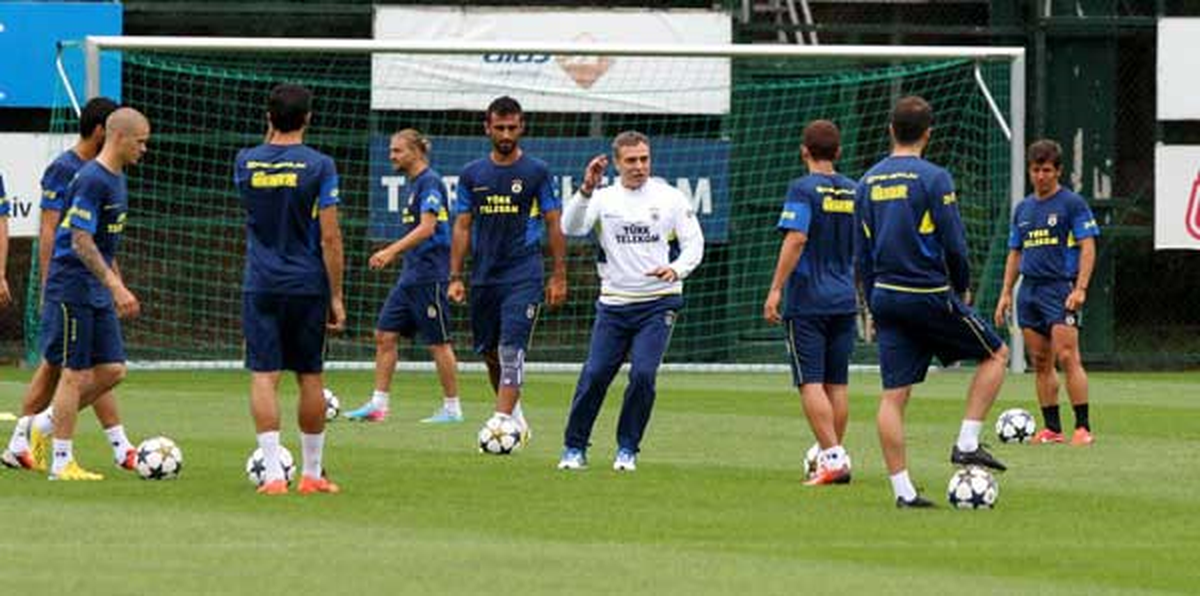Fenerbahçe\'de Elazığspor Maçı Hazırlıkları