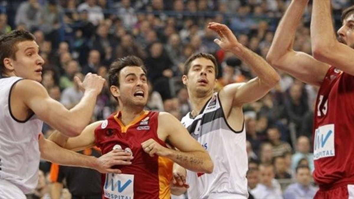 Galatasaray Partizan\'ı Devirdi