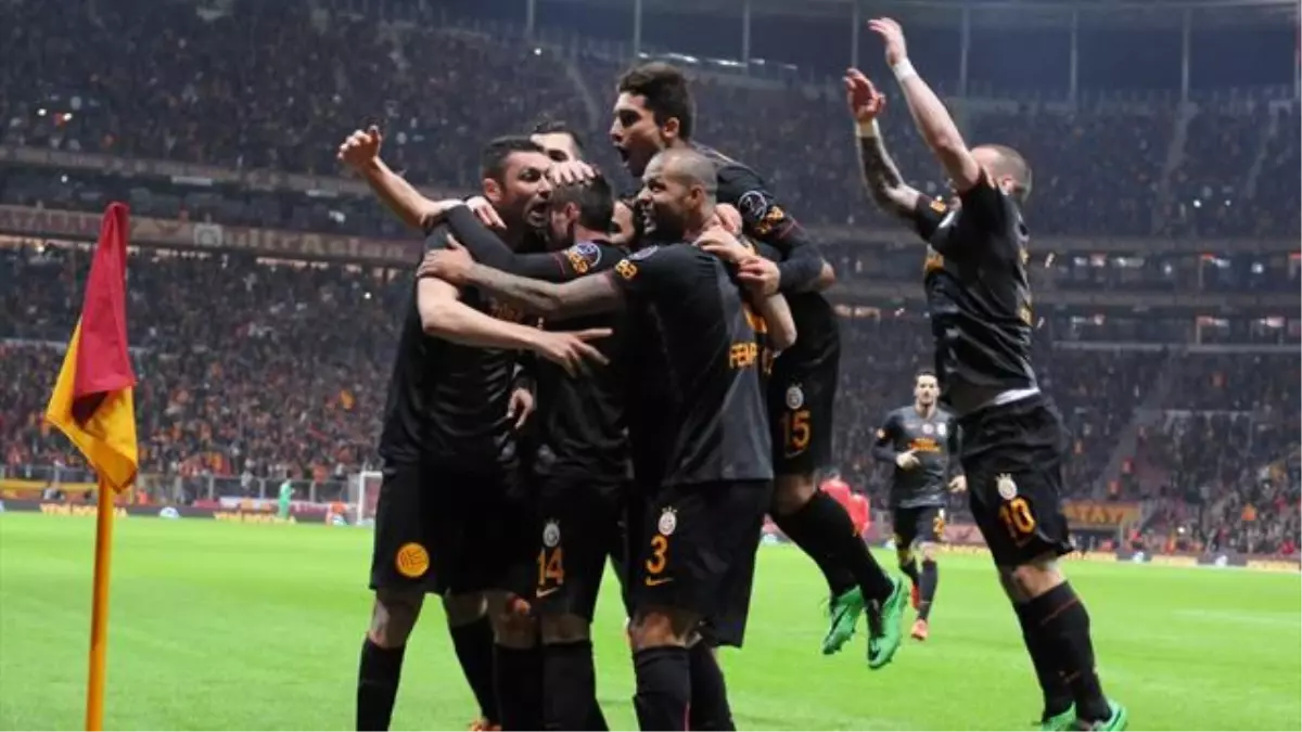 Galatasaraylı Futbolcular Beşiktaş Karşılaşmasını Yorumladılar