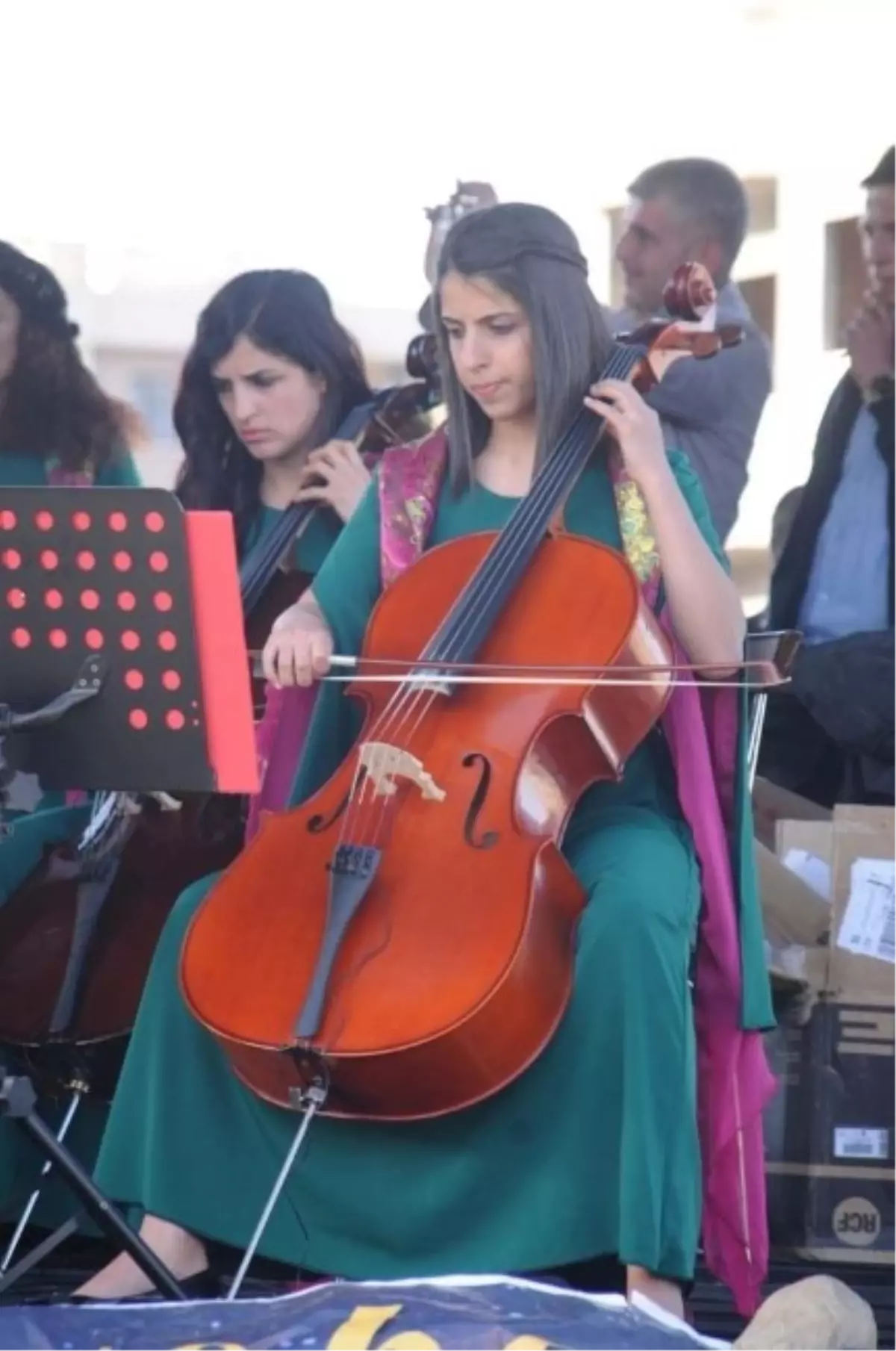 Hasankeyf Orkestrası Cizre\'de Konser Verdi