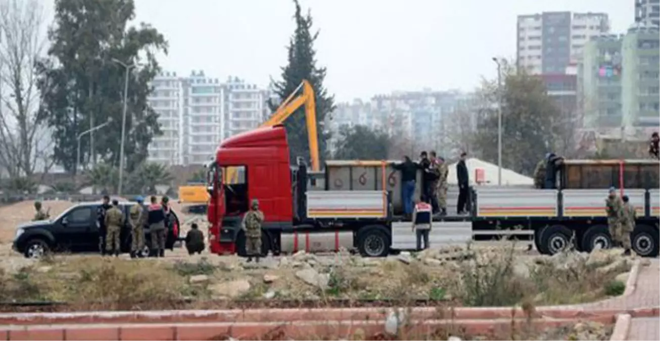 Hatay ve Adana\'da Durdurulan Tırlar