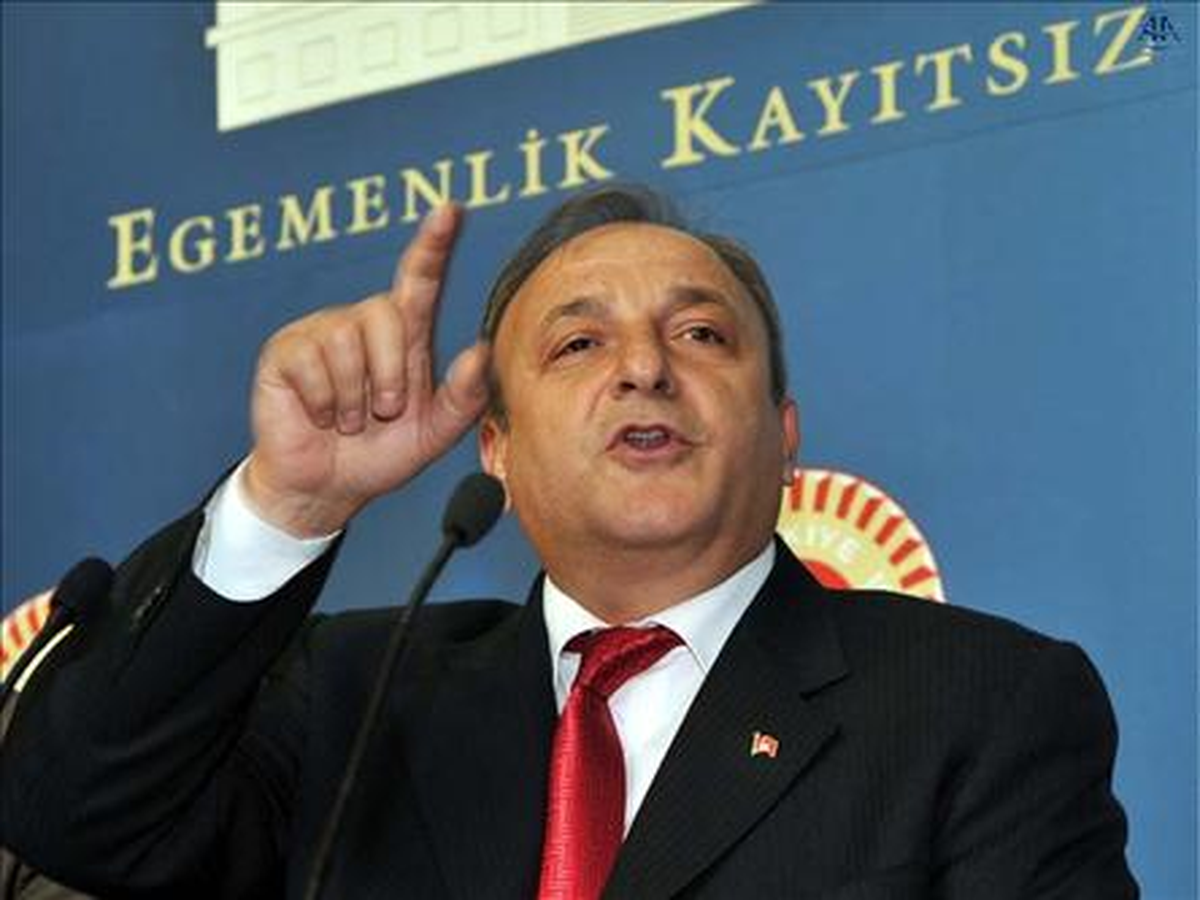 Oktay Vural : Artık Haberleşme Özgürlüğüz Hukuk Teminatı Altında Değildir