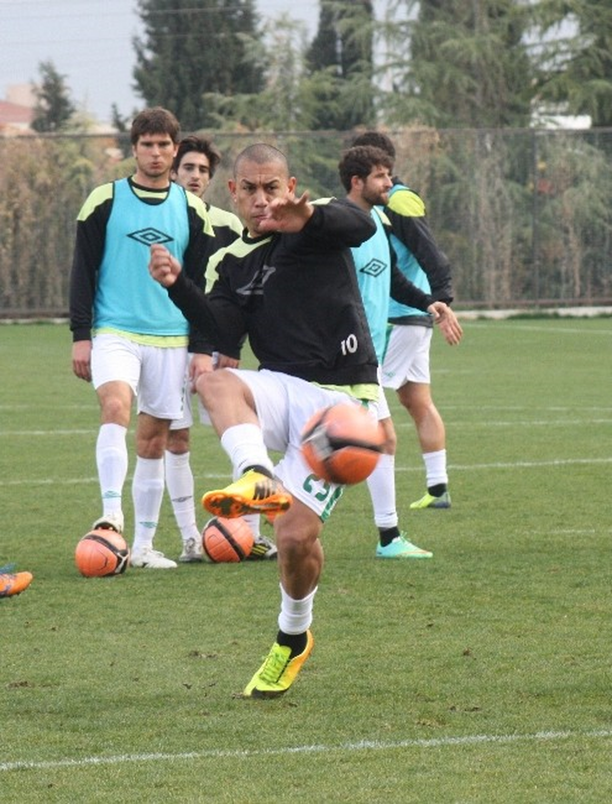 Tekden Denizlispor, Adanaspor\'a Bileniyor