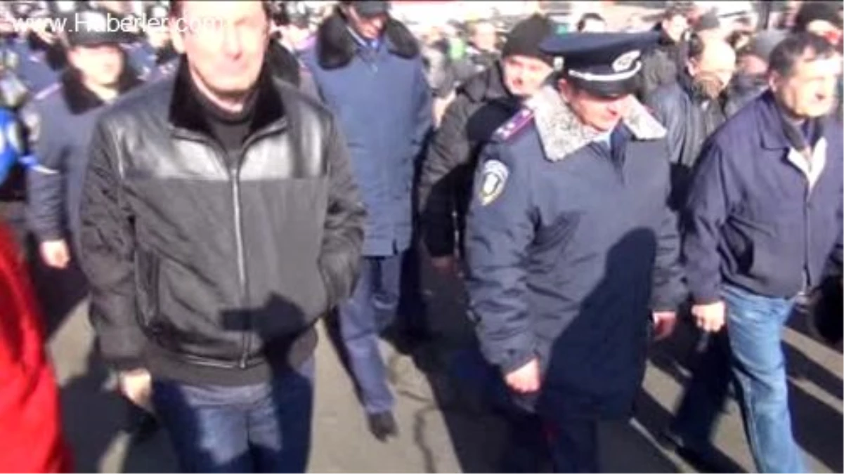 Ukrayna\'daki Hükümet Karşıtı Gösteriler