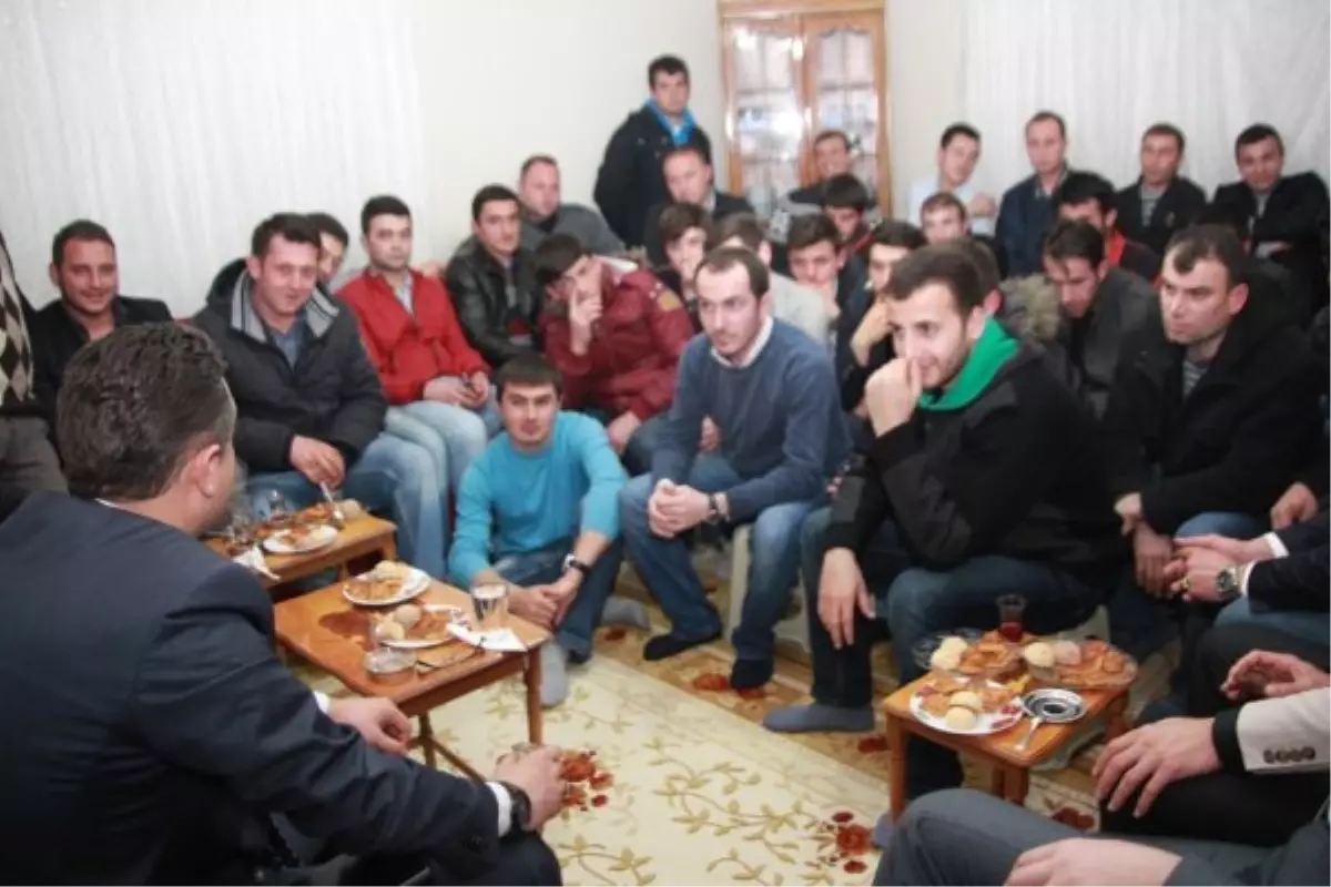 Ünal Köken Gençlerle El Ele