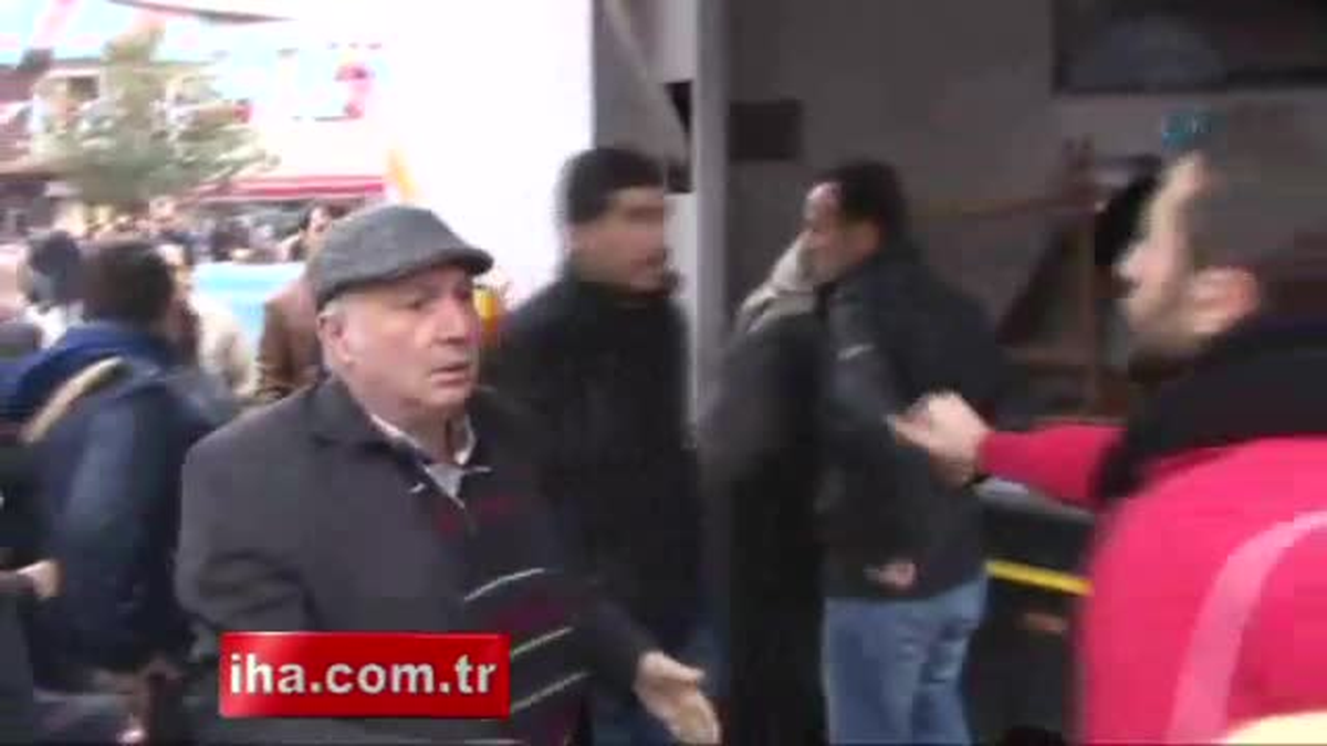 Ak Partililerle CHP\'liler Arasında Gerginlik